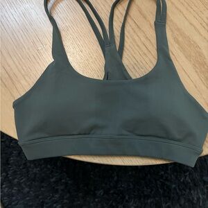 NWT ALO Yoga Strappy Sports Bra - Olive